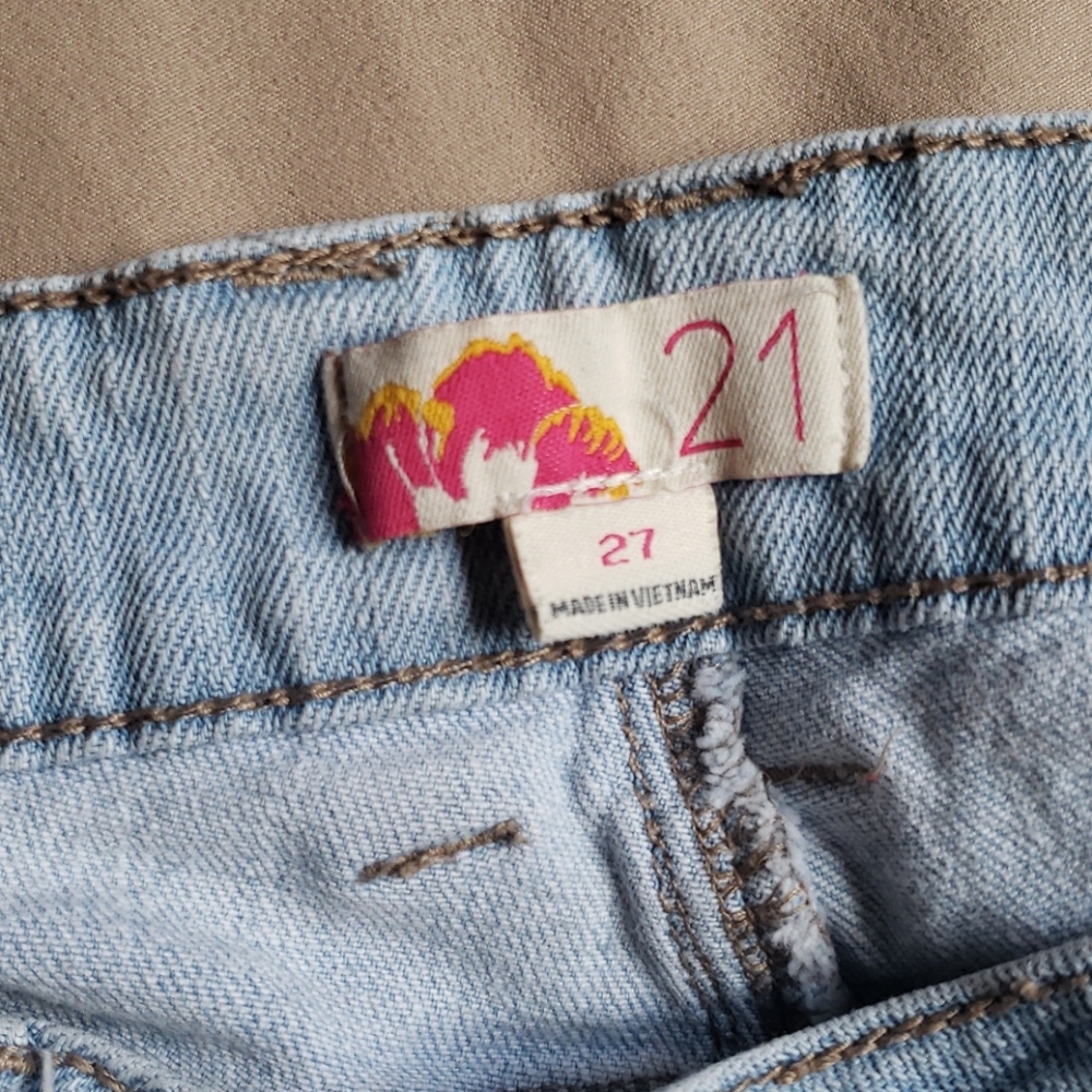 Jeans - Picture 2 of 3